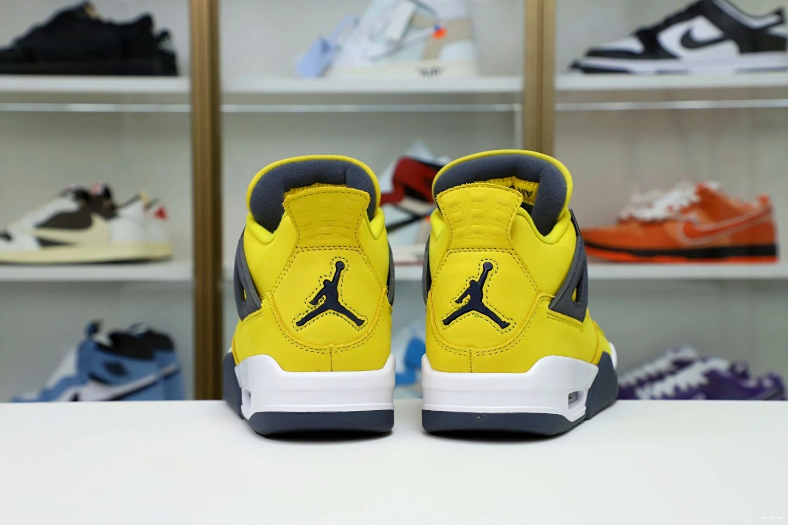 1st Kicks Shoes 4 Kimikick 1992 'LIGHTNING' AIR RETRO AIR JORDAN JORDAN Affordable 1113